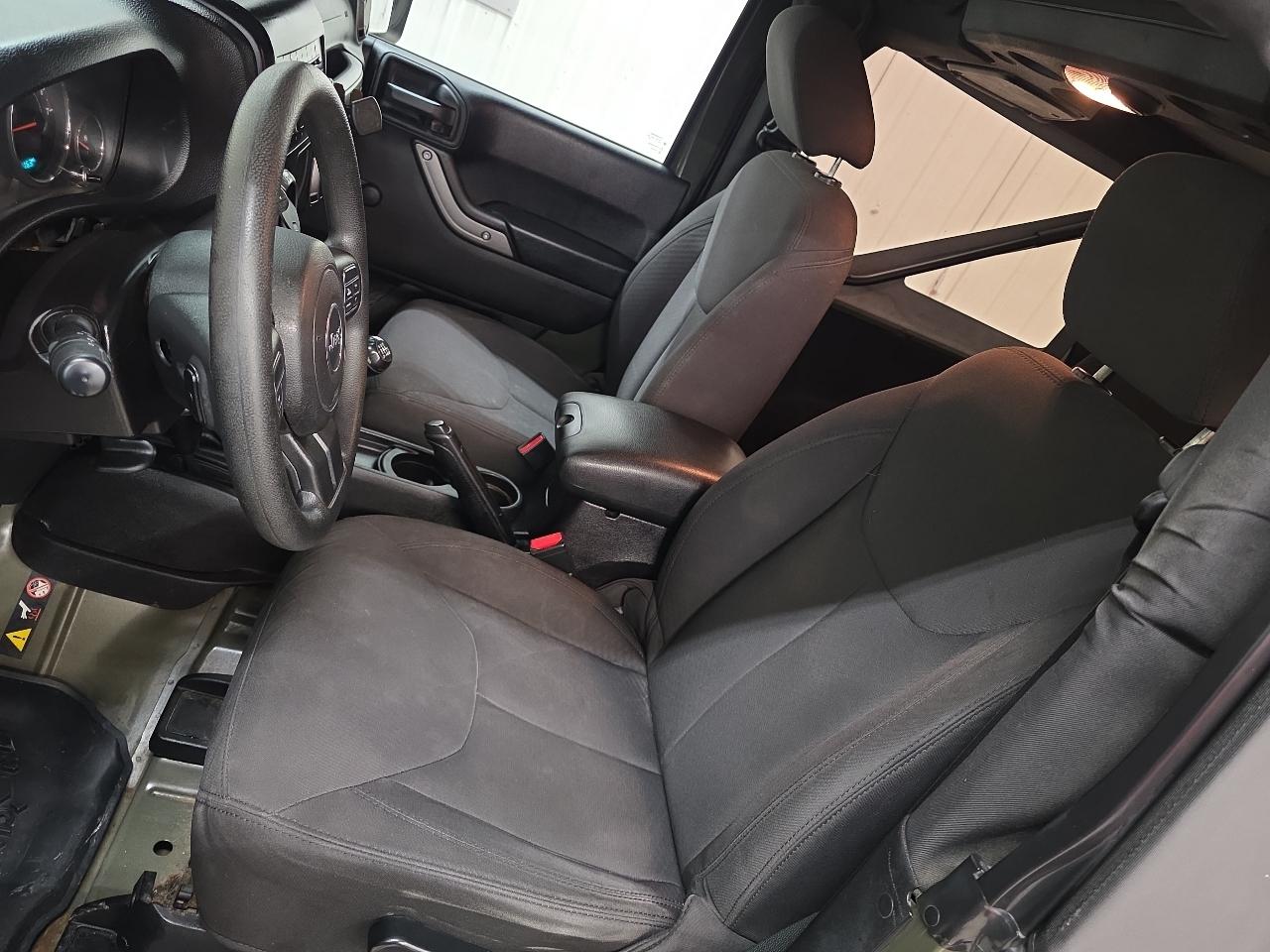 Jeep Wrangler 4WD 2dr Sport 2015