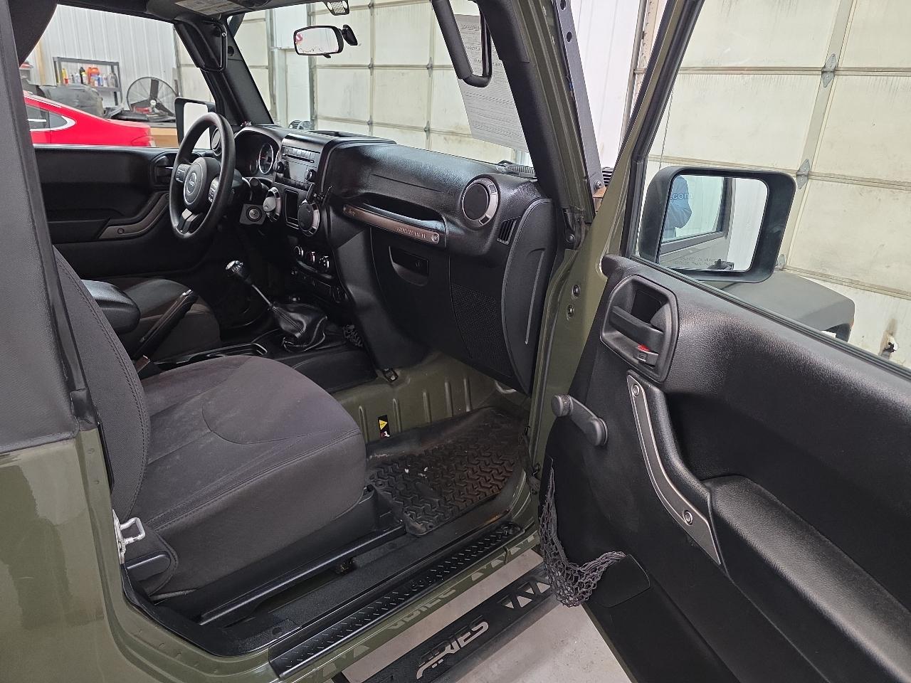 Jeep Wrangler 4WD 2dr Sport 2015