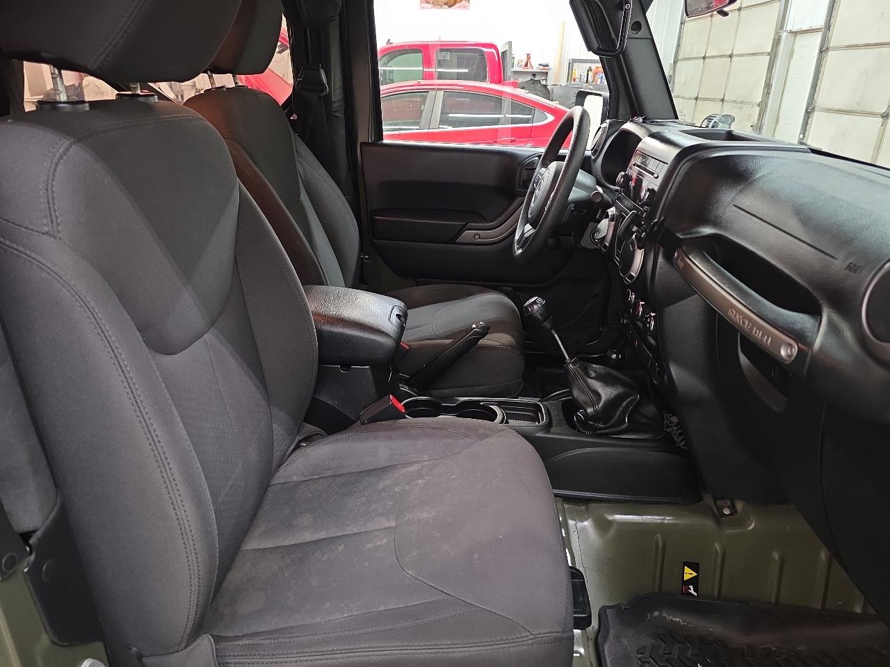 Jeep Wrangler 4WD 2dr Sport 2015