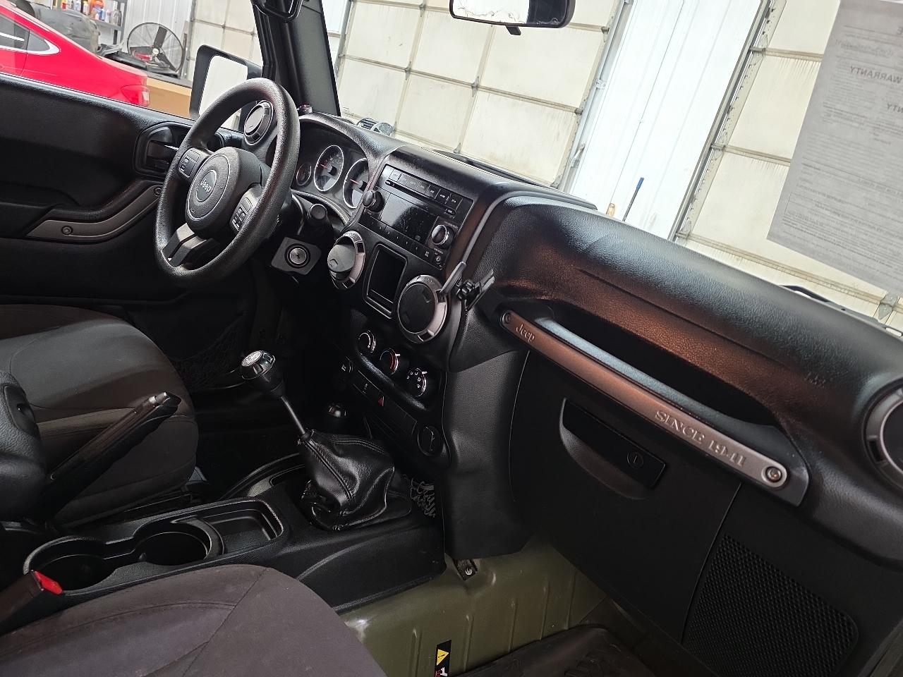 Jeep Wrangler 4WD 2dr Sport 2015