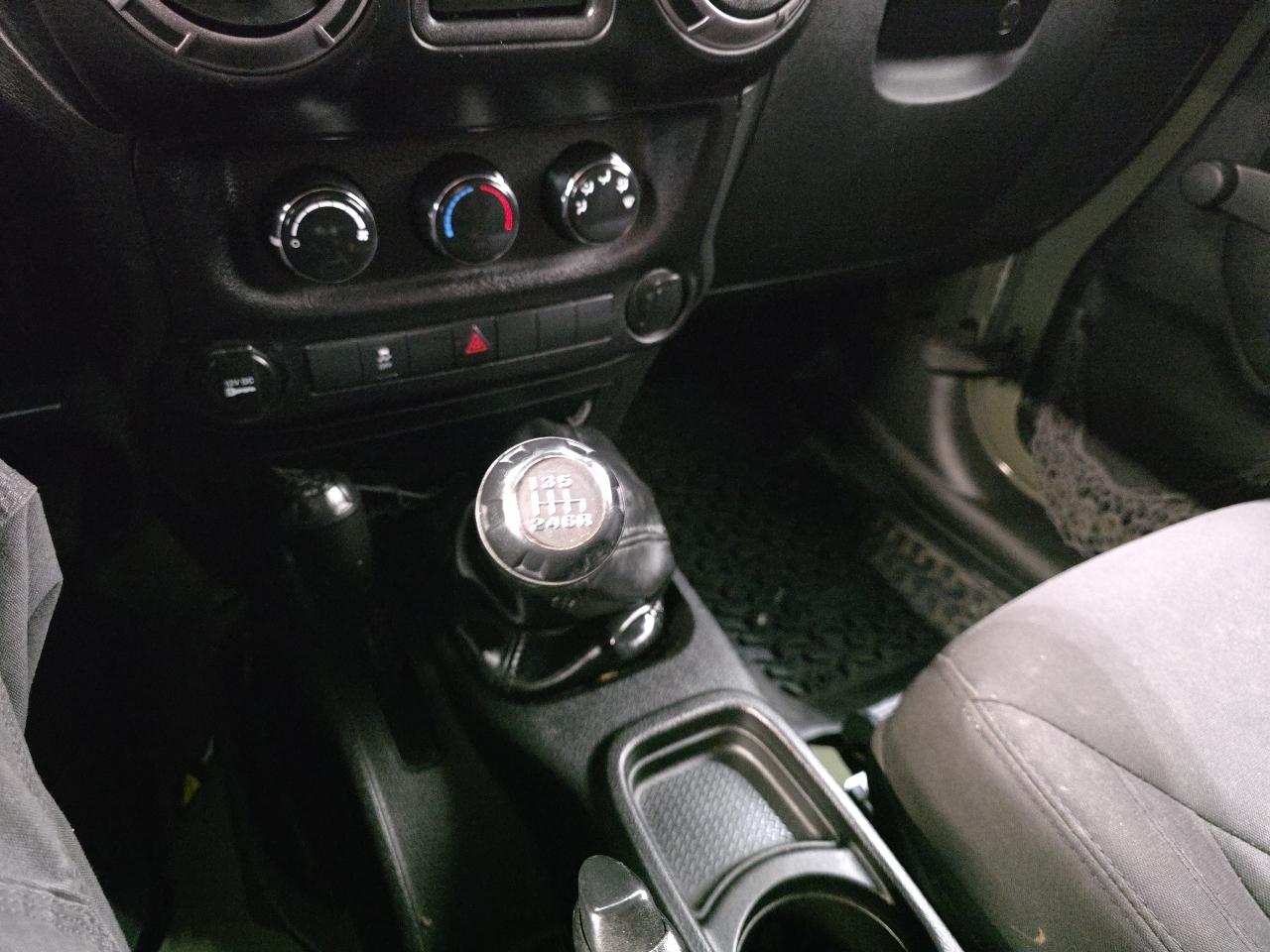 Jeep Wrangler 4WD 2dr Sport 2015