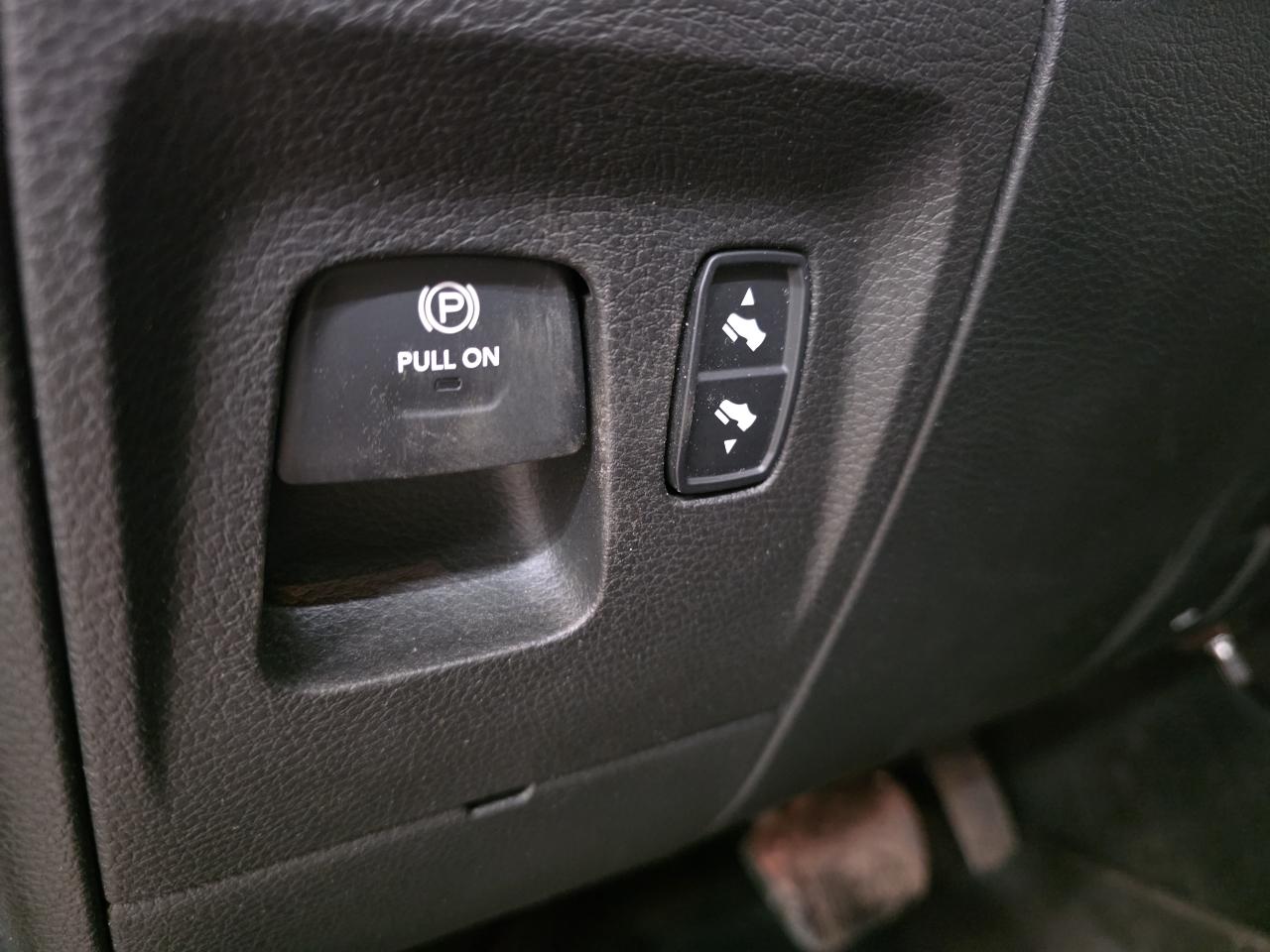 RAM 1500 Big Horn/Lone Star 4x4 Crew Cab 5'7" Box 2019