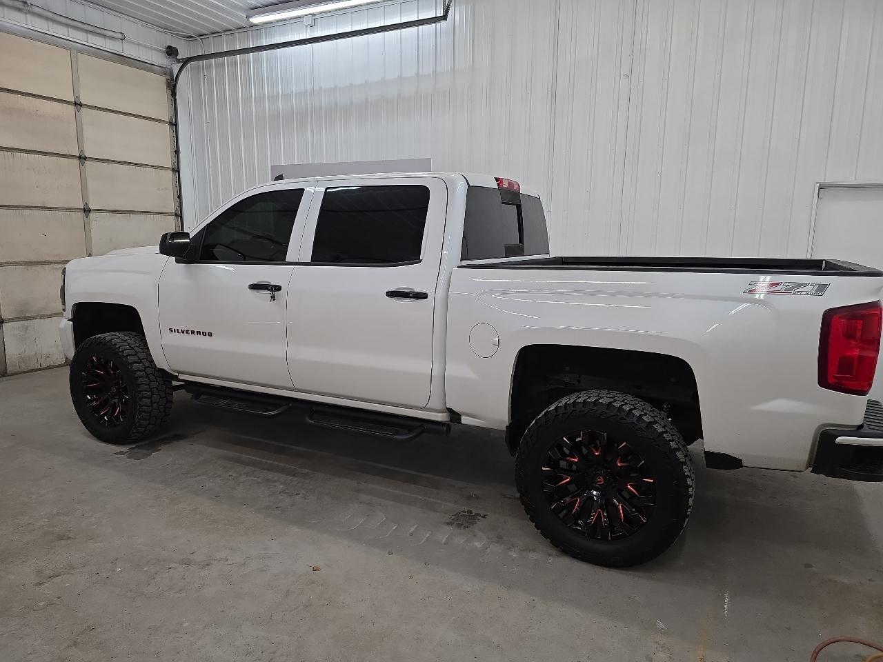 Chevrolet Silverado 1500 4WD Crew Cab 143.5" LTZ w/2LZ 2017
