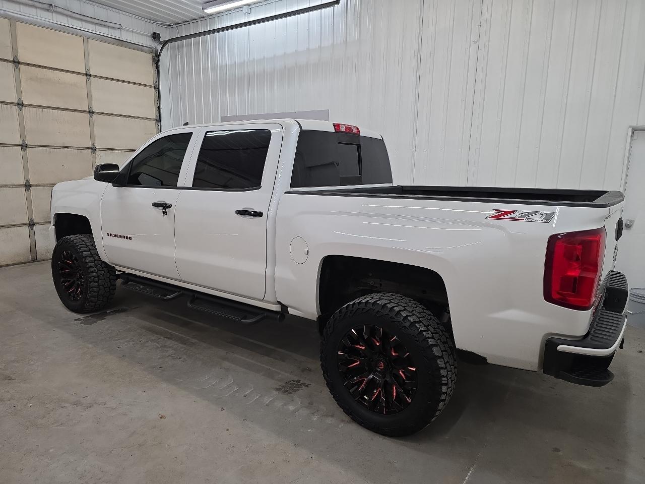 Chevrolet Silverado 1500 4WD Crew Cab 143.5" LTZ w/2LZ 2017