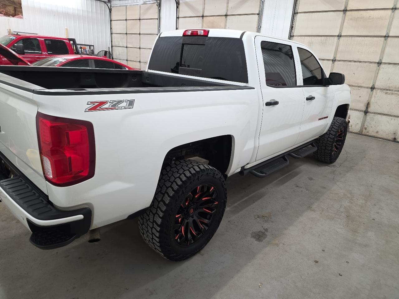 Chevrolet Silverado 1500 4WD Crew Cab 143.5" LTZ w/2LZ 2017