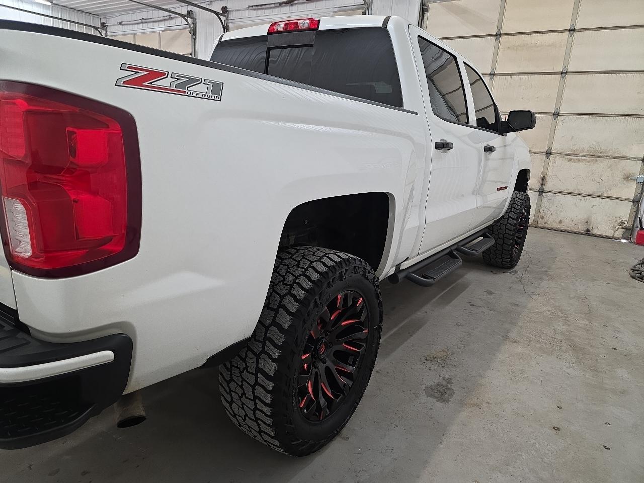 Chevrolet Silverado 1500 4WD Crew Cab 143.5" LTZ w/2LZ 2017