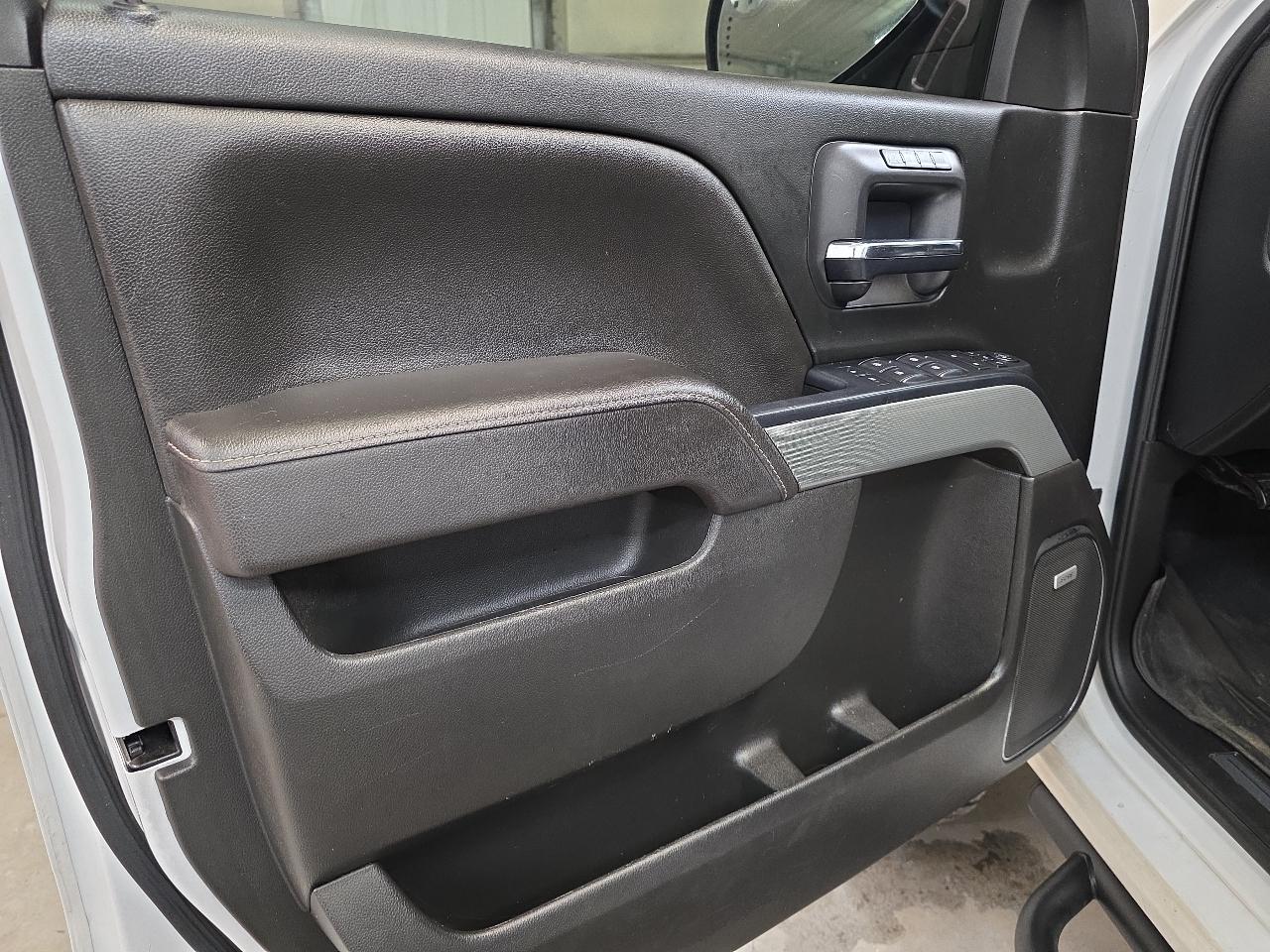 Chevrolet Silverado 1500 4WD Crew Cab 143.5" LTZ w/2LZ 2017