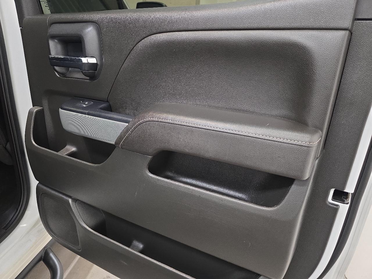 Chevrolet Silverado 1500 4WD Crew Cab 143.5" LTZ w/2LZ 2017