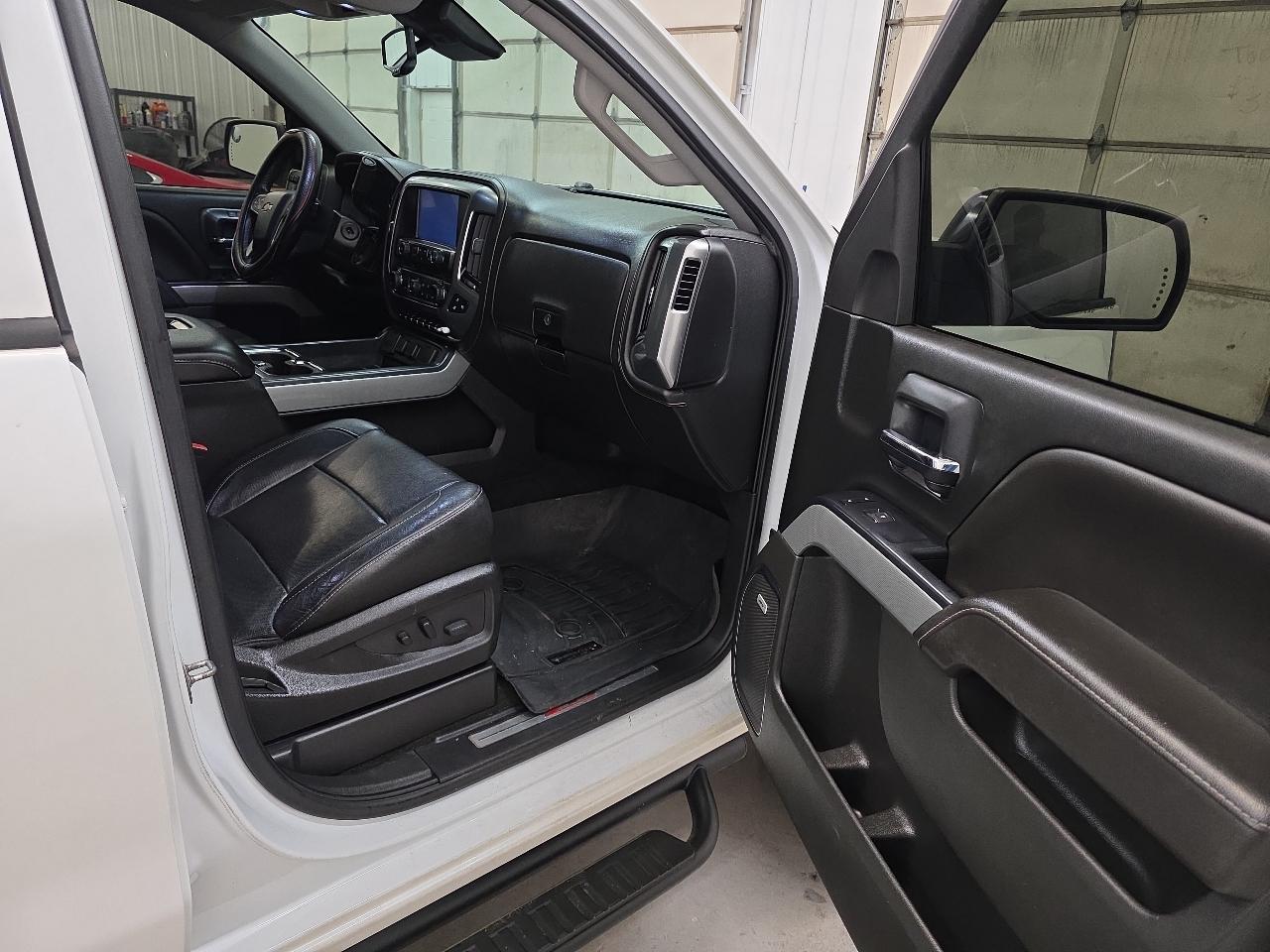 Chevrolet Silverado 1500 4WD Crew Cab 143.5" LTZ w/2LZ 2017