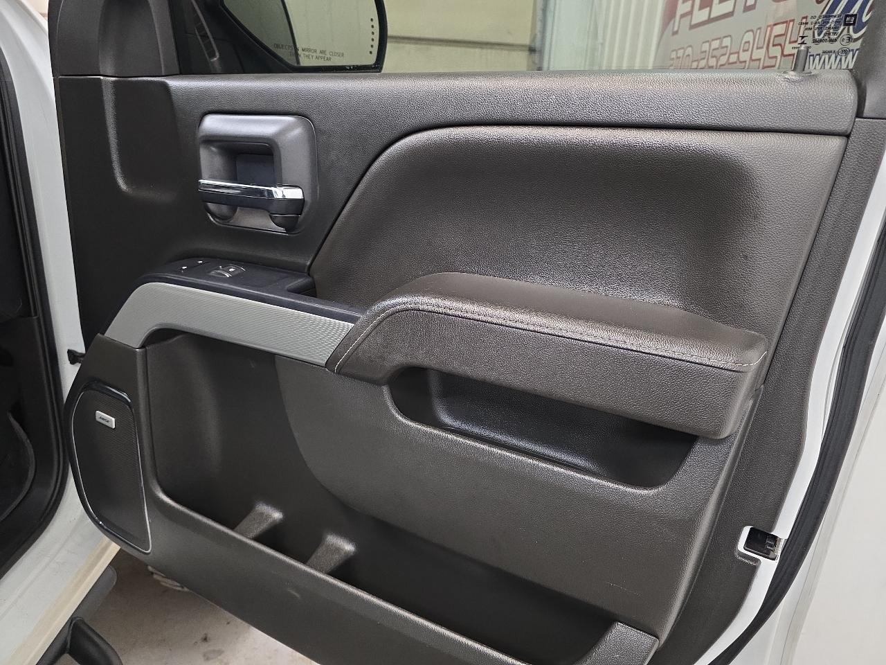 Chevrolet Silverado 1500 4WD Crew Cab 143.5" LTZ w/2LZ 2017