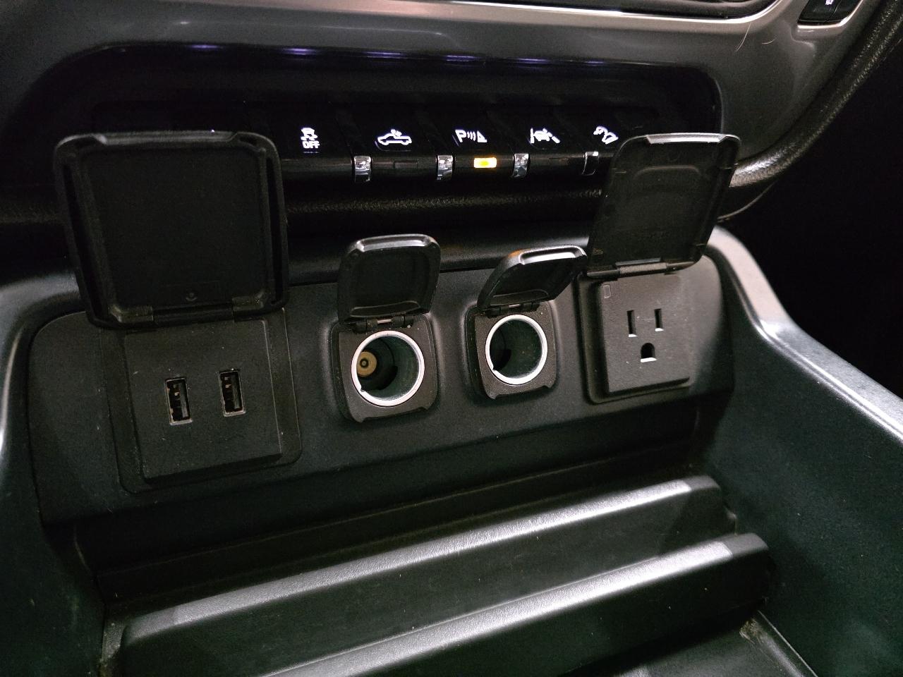 Chevrolet Silverado 1500 4WD Crew Cab 143.5" LTZ w/2LZ 2017