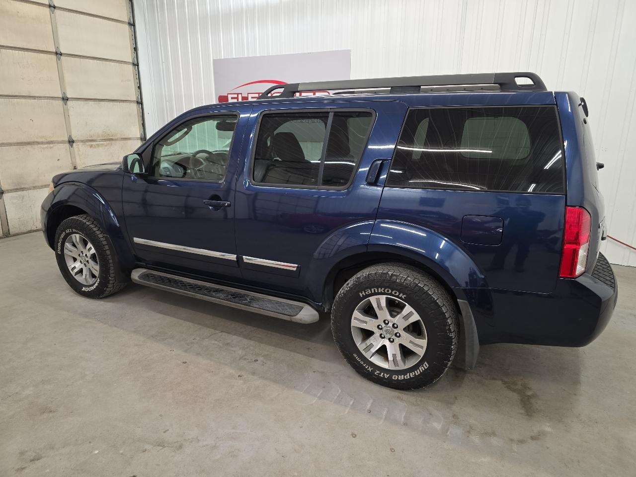 Nissan Pathfinder 4WD 4dr V6 Silver Edition 2012