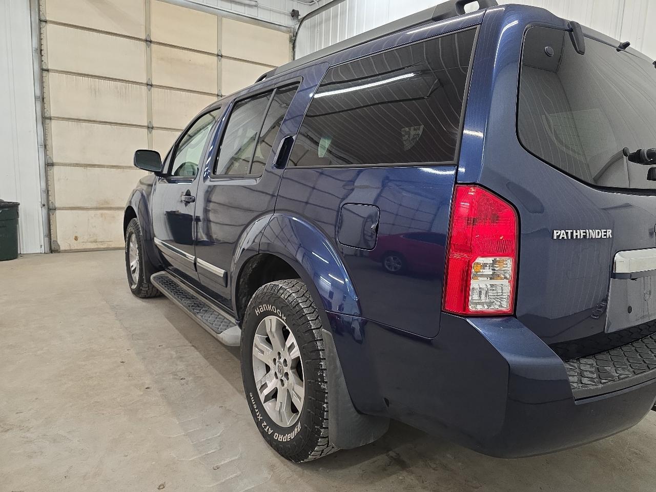 Nissan Pathfinder 4WD 4dr V6 Silver Edition 2012