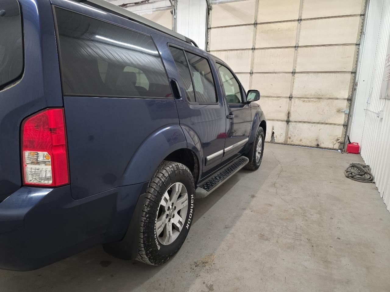 Nissan Pathfinder 4WD 4dr V6 Silver Edition 2012