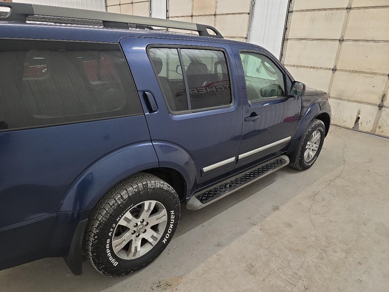 Nissan Pathfinder 4WD 4dr V6 Silver Edition 2012