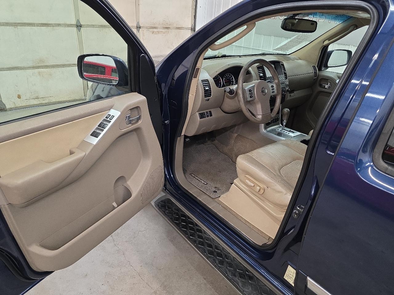 Nissan Pathfinder 4WD 4dr V6 Silver Edition 2012