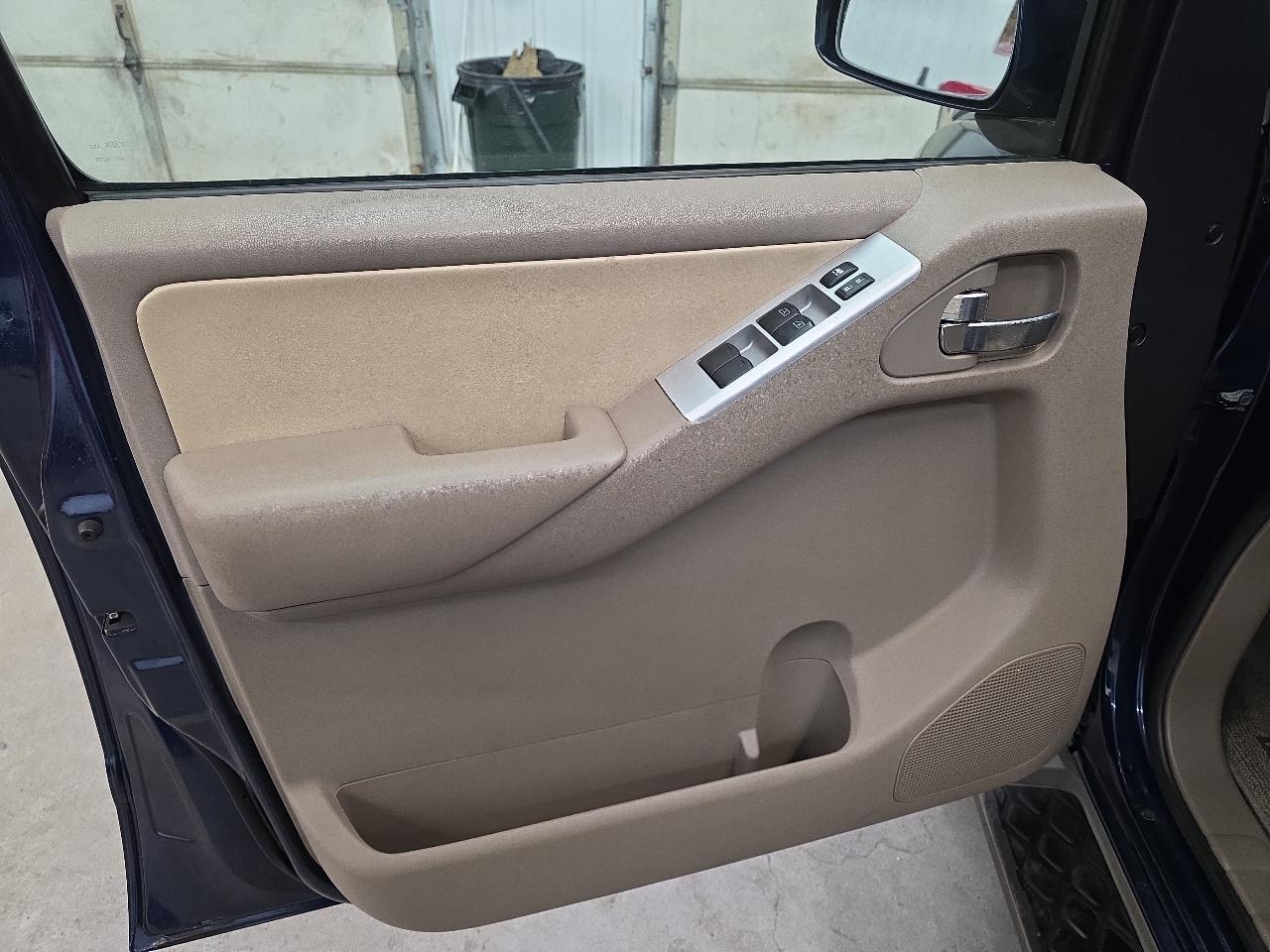 Nissan Pathfinder 4WD 4dr V6 Silver Edition 2012