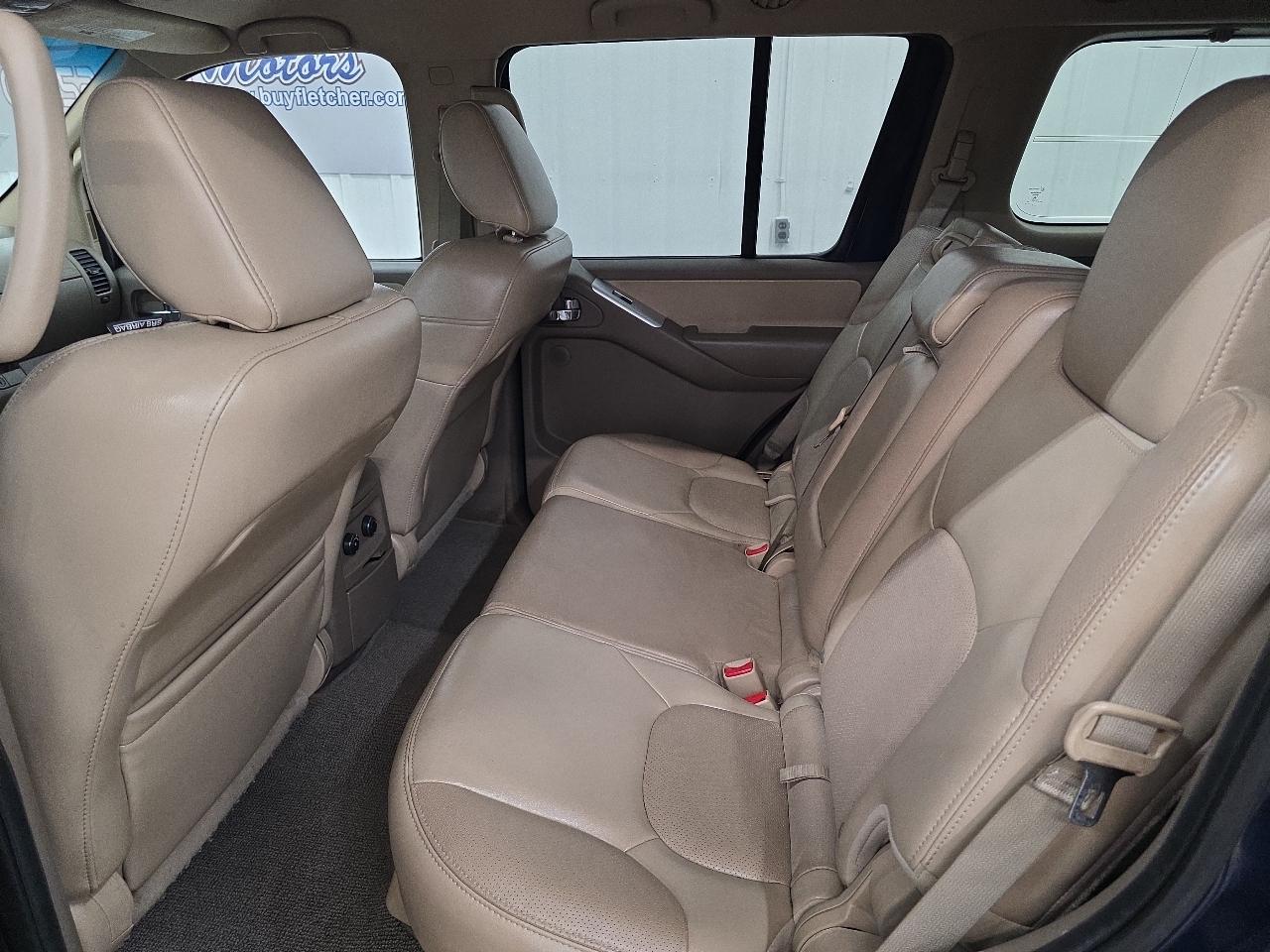 Nissan Pathfinder 4WD 4dr V6 Silver Edition 2012