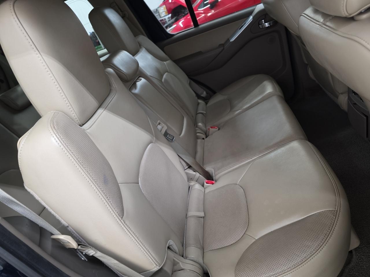 Nissan Pathfinder 4WD 4dr V6 Silver Edition 2012