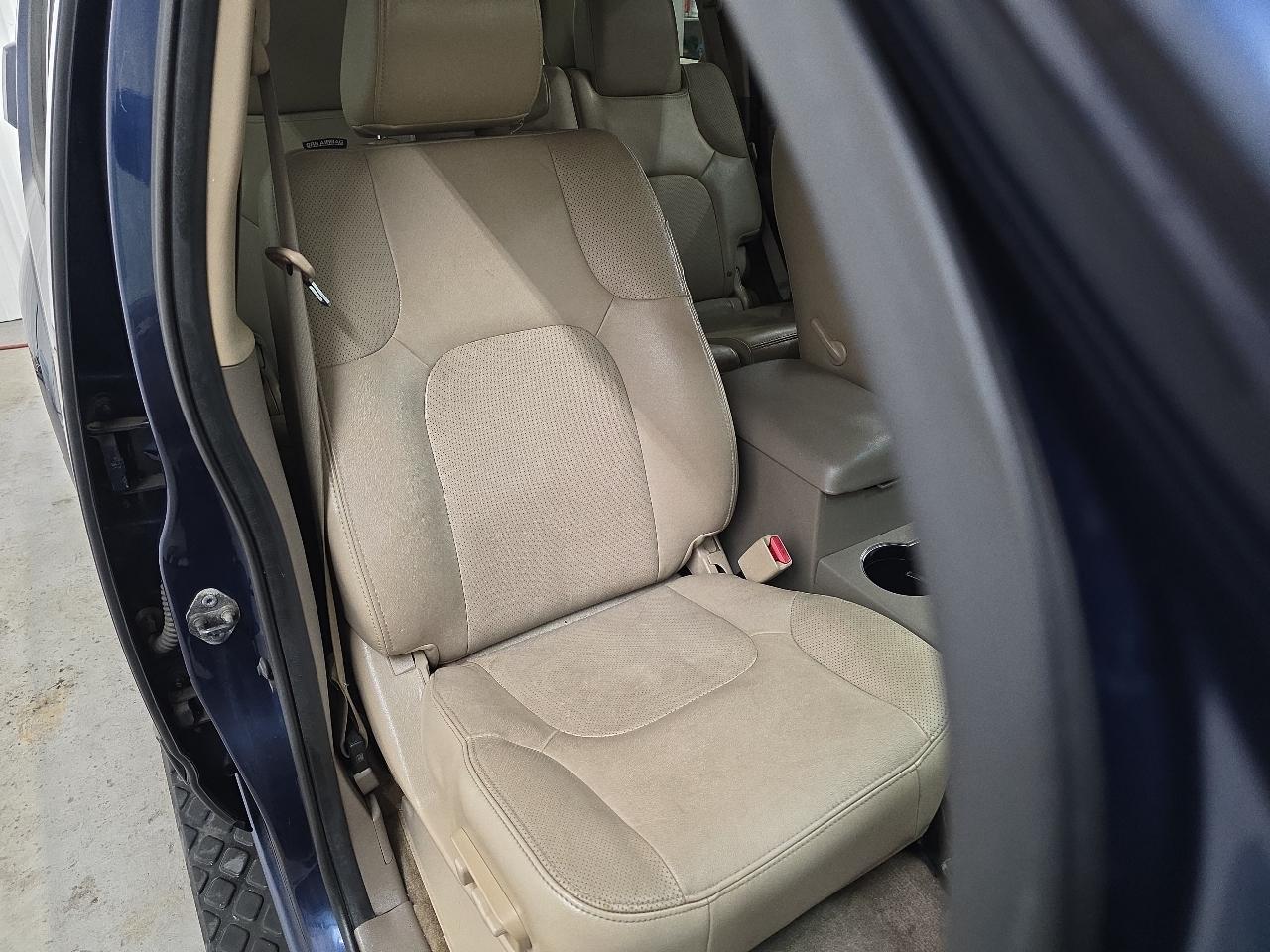 Nissan Pathfinder 4WD 4dr V6 Silver Edition 2012