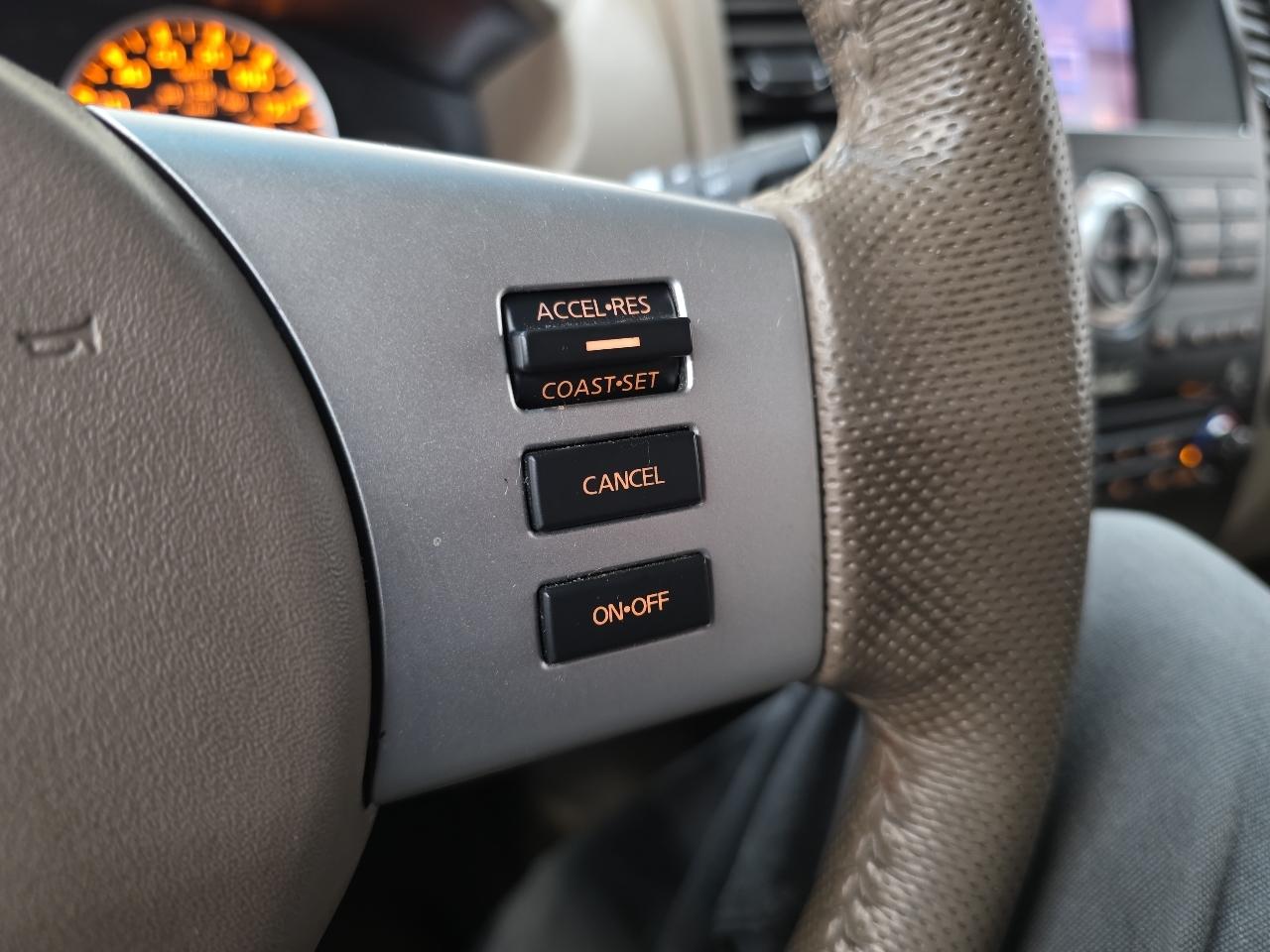 Nissan Pathfinder 4WD 4dr V6 Silver Edition 2012