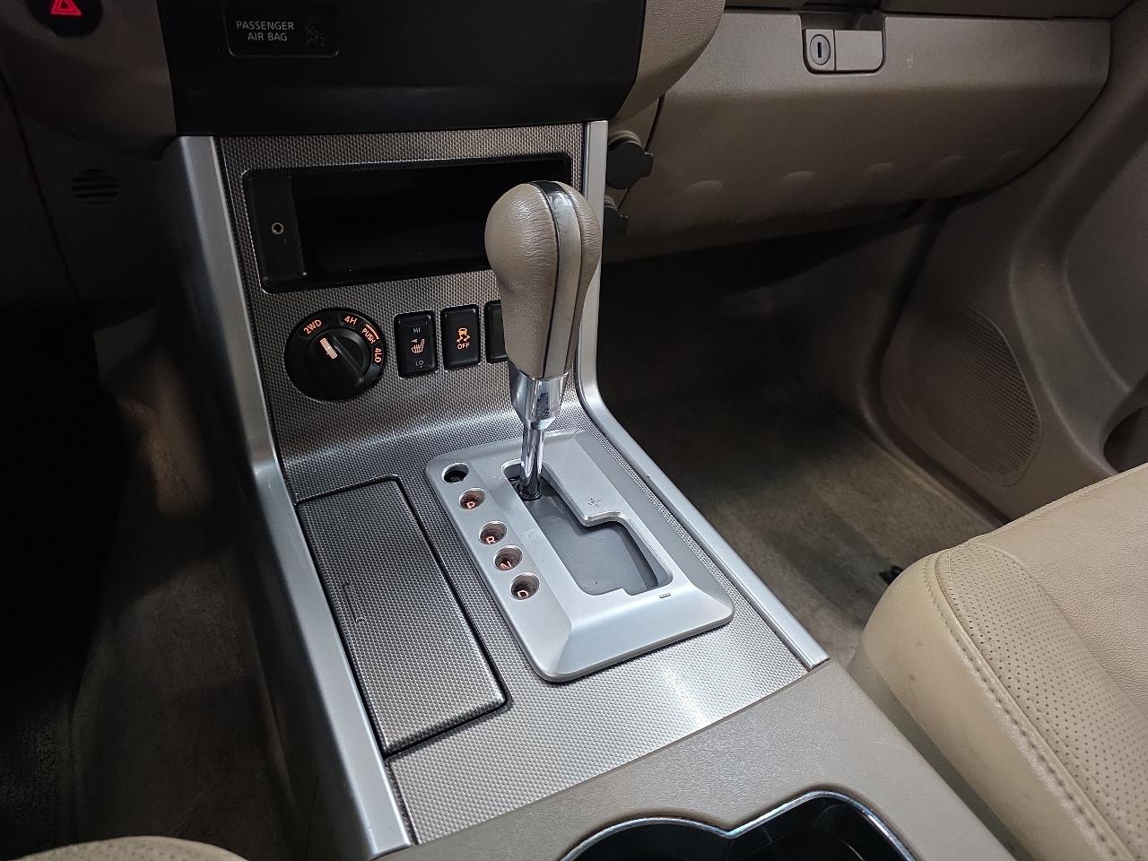 Nissan Pathfinder 4WD 4dr V6 Silver Edition 2012