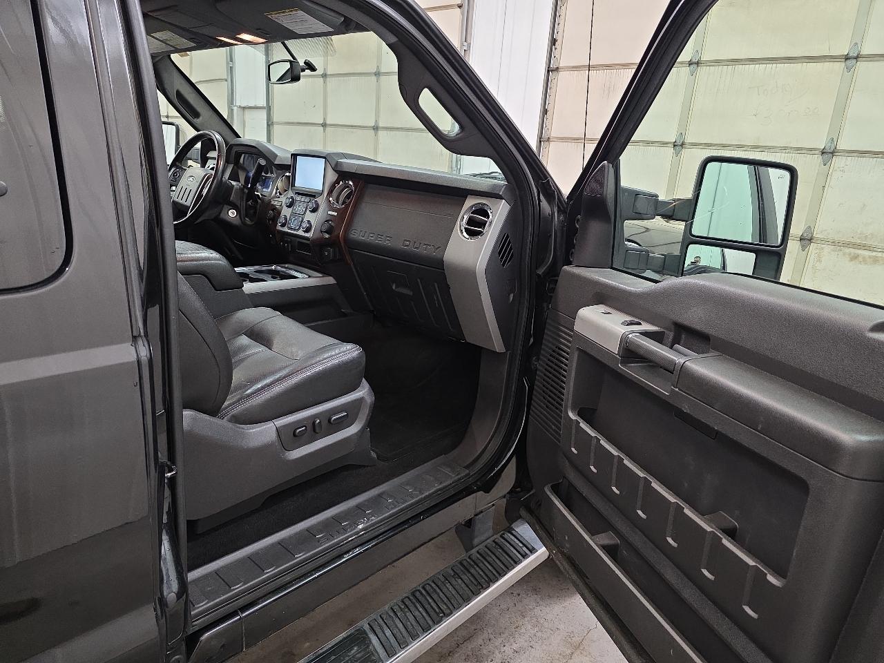 Ford Super Duty F-350 SRW 4WD SuperCab 158" Lariat 2015