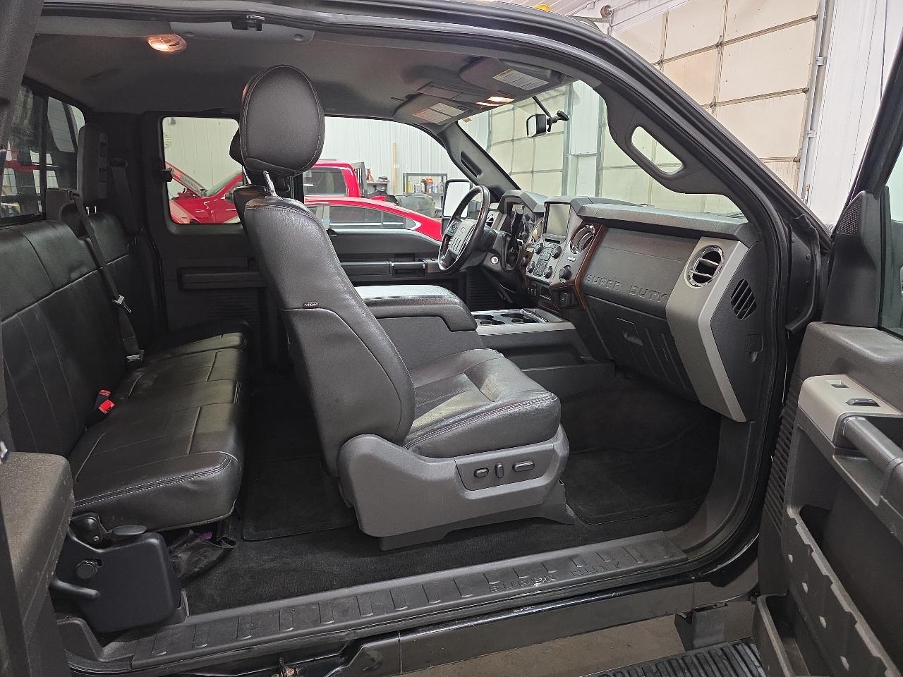 Ford Super Duty F-350 SRW 4WD SuperCab 158" Lariat 2015