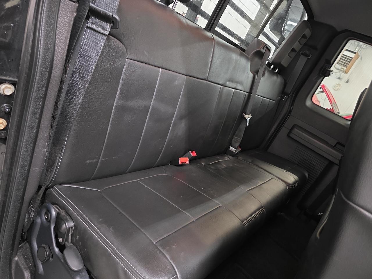 Ford Super Duty F-350 SRW 4WD SuperCab 158" Lariat 2015