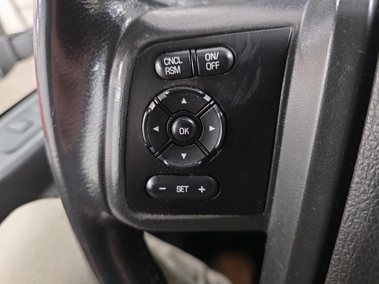 Ford Super Duty F-350 SRW 4WD SuperCab 158" Lariat 2015