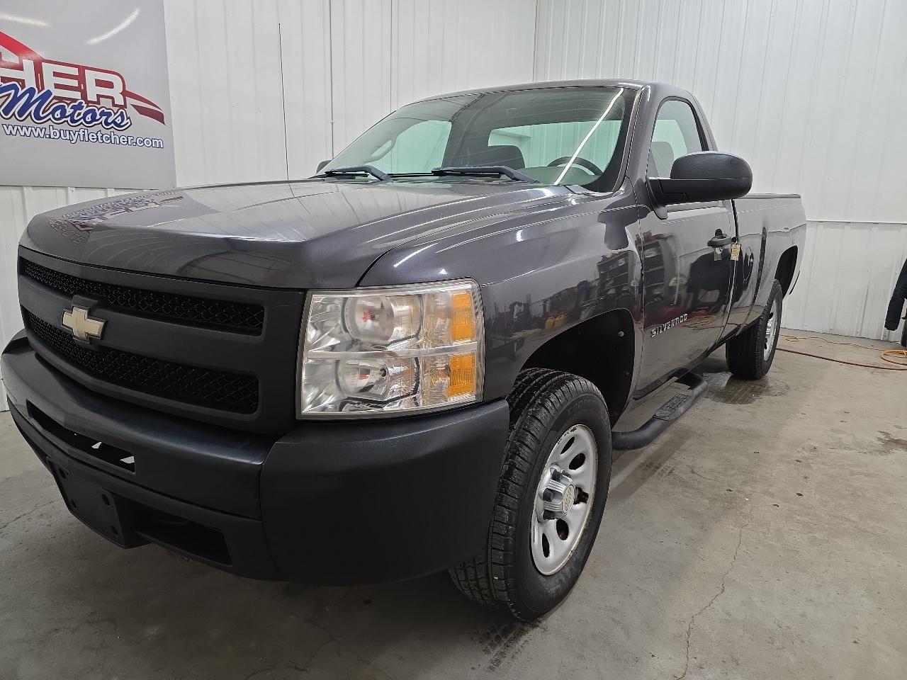 Chevrolet Silverado 1500 2WD Reg Cab 133.0" Work Truck 2011