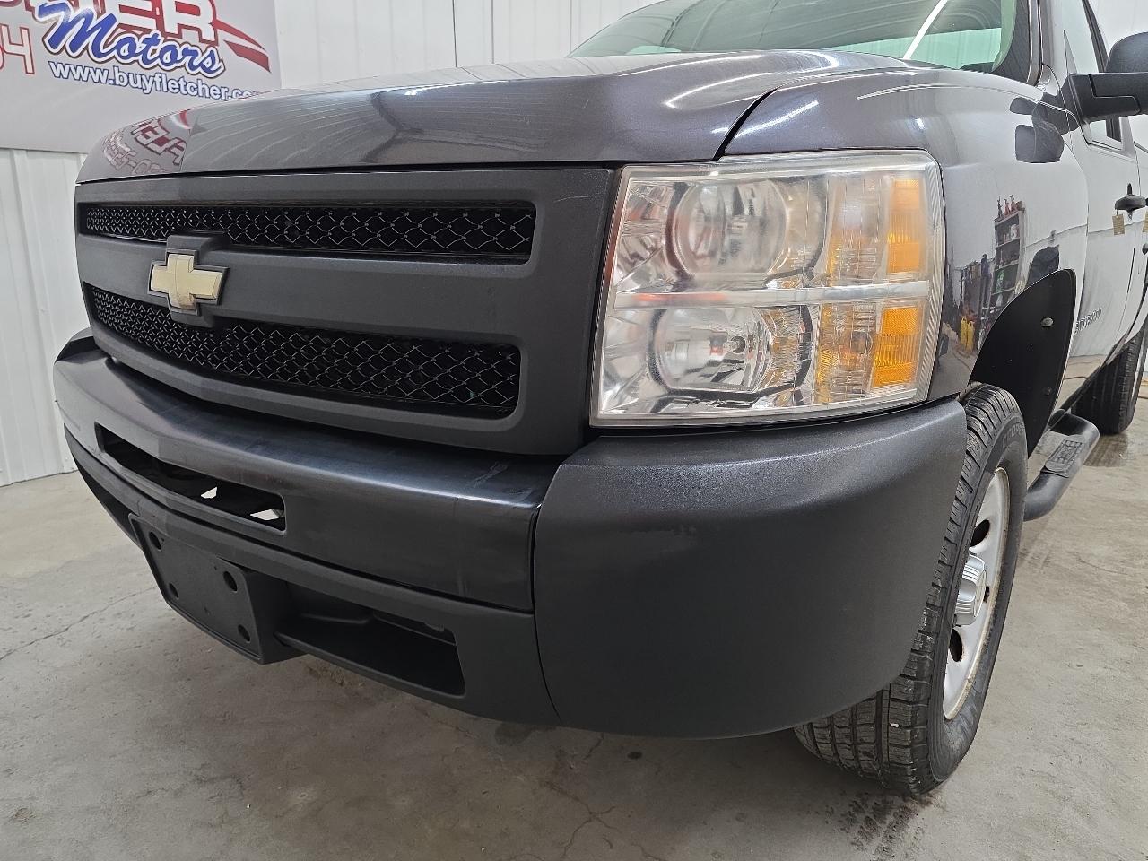 Chevrolet Silverado 1500 2WD Reg Cab 133.0" Work Truck 2011