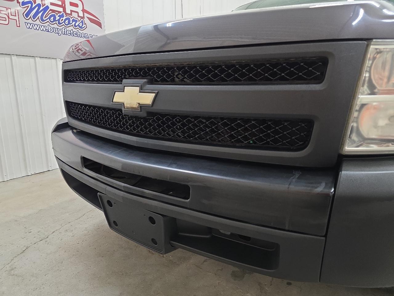 Chevrolet Silverado 1500 2WD Reg Cab 133.0" Work Truck 2011
