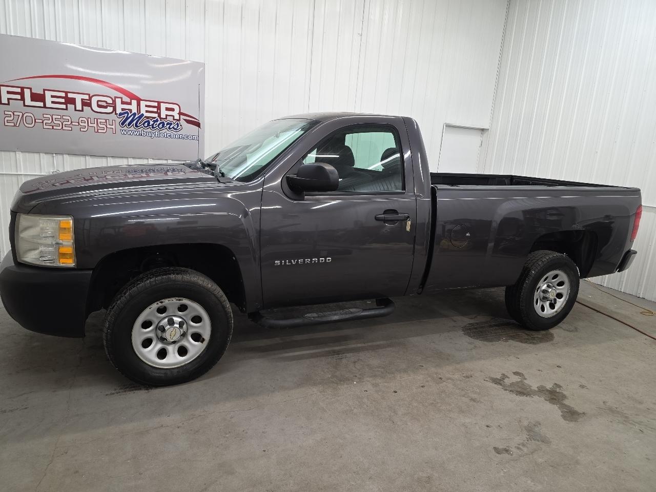 Chevrolet Silverado 1500 2WD Reg Cab 133.0" Work Truck 2011