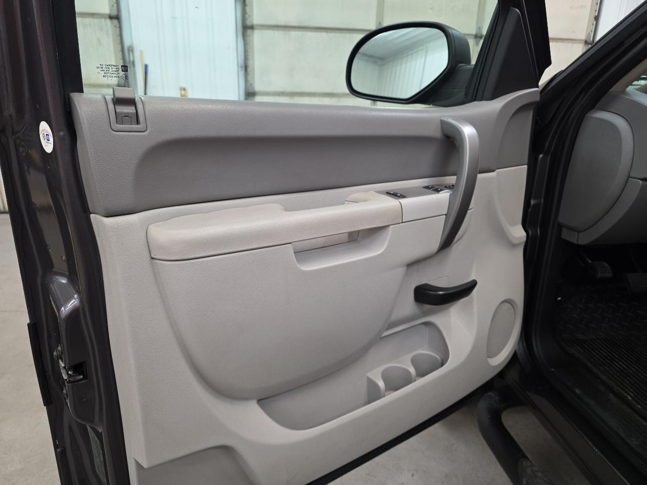 Chevrolet Silverado 1500 2WD Reg Cab 133.0" Work Truck 2011