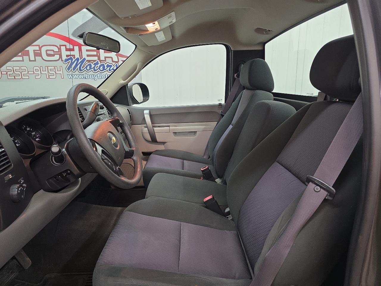 Chevrolet Silverado 1500 2WD Reg Cab 133.0" Work Truck 2011