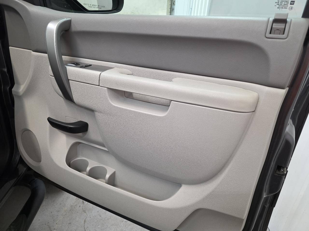 Chevrolet Silverado 1500 2WD Reg Cab 133.0" Work Truck 2011