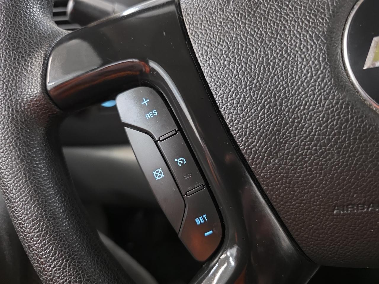 Chevrolet Silverado 1500 2WD Reg Cab 133.0" Work Truck 2011