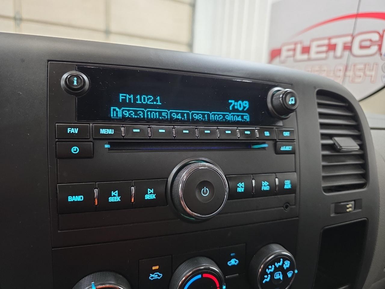 Chevrolet Silverado 1500 2WD Reg Cab 133.0" Work Truck 2011