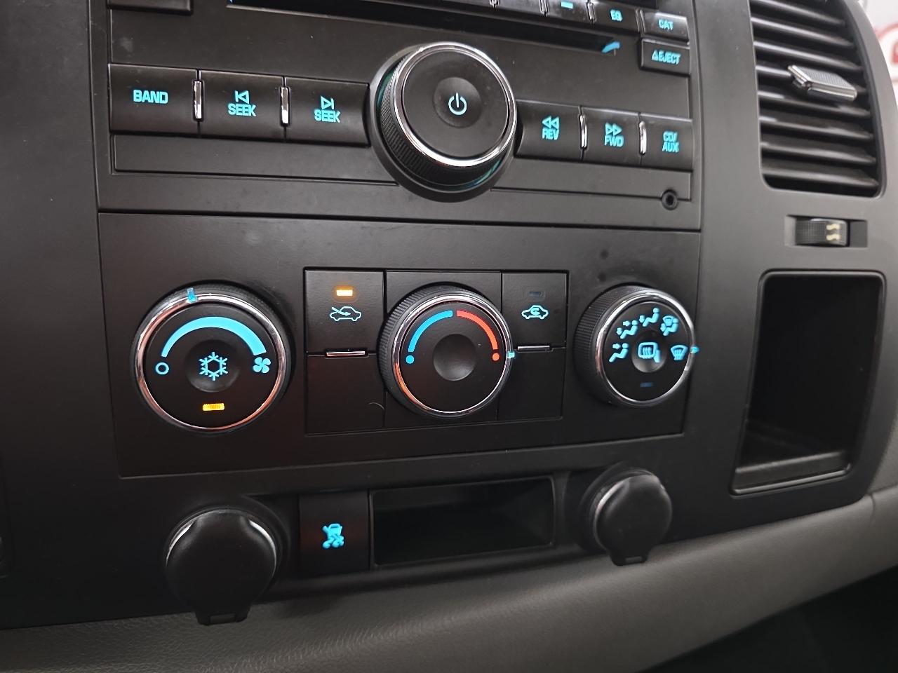 Chevrolet Silverado 1500 2WD Reg Cab 133.0" Work Truck 2011