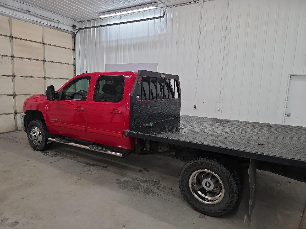 Chevrolet Silverado 3500HD 4WD Crew Cab 167.7" DRW LTZ 2011