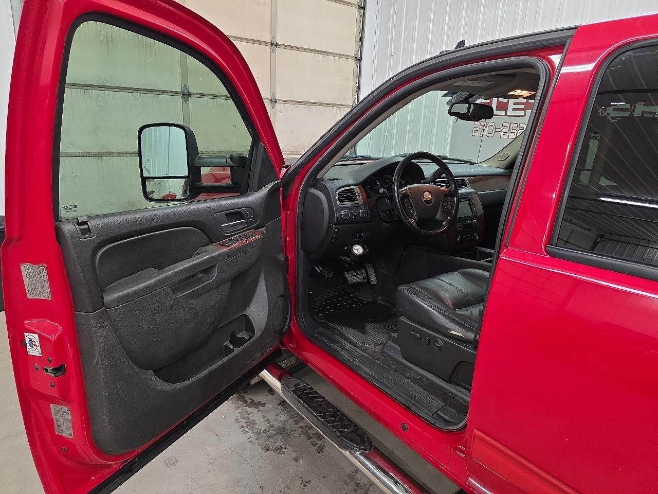 Chevrolet Silverado 3500HD 4WD Crew Cab 167.7" DRW LTZ 2011