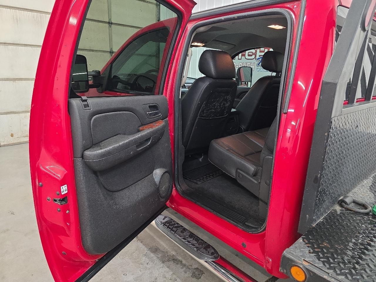 Chevrolet Silverado 3500HD 4WD Crew Cab 167.7" DRW LTZ 2011