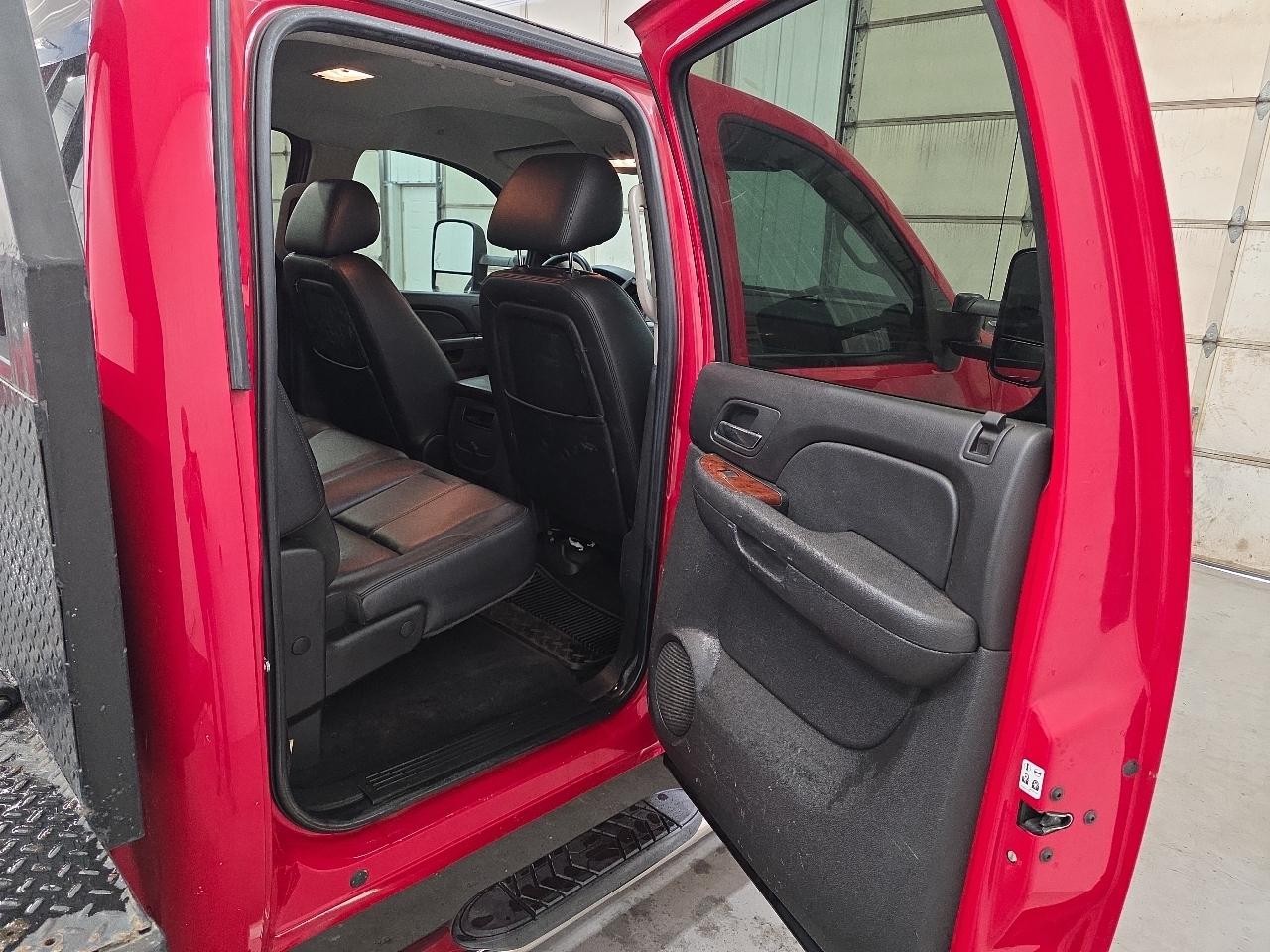 Chevrolet Silverado 3500HD 4WD Crew Cab 167.7" DRW LTZ 2011