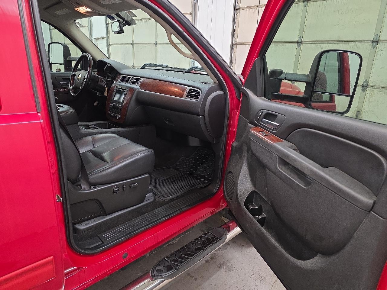 Chevrolet Silverado 3500HD 4WD Crew Cab 167.7" DRW LTZ 2011