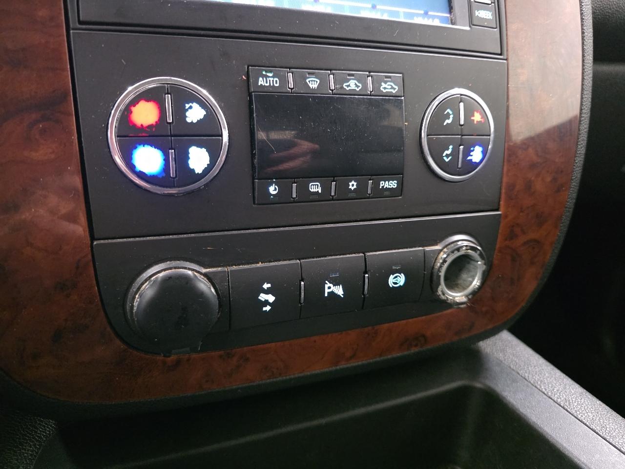 Chevrolet Silverado 3500HD 4WD Crew Cab 167.7" DRW LTZ 2011