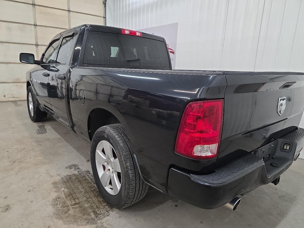 RAM 1500 2WD Quad Cab 140.5" Express 2012