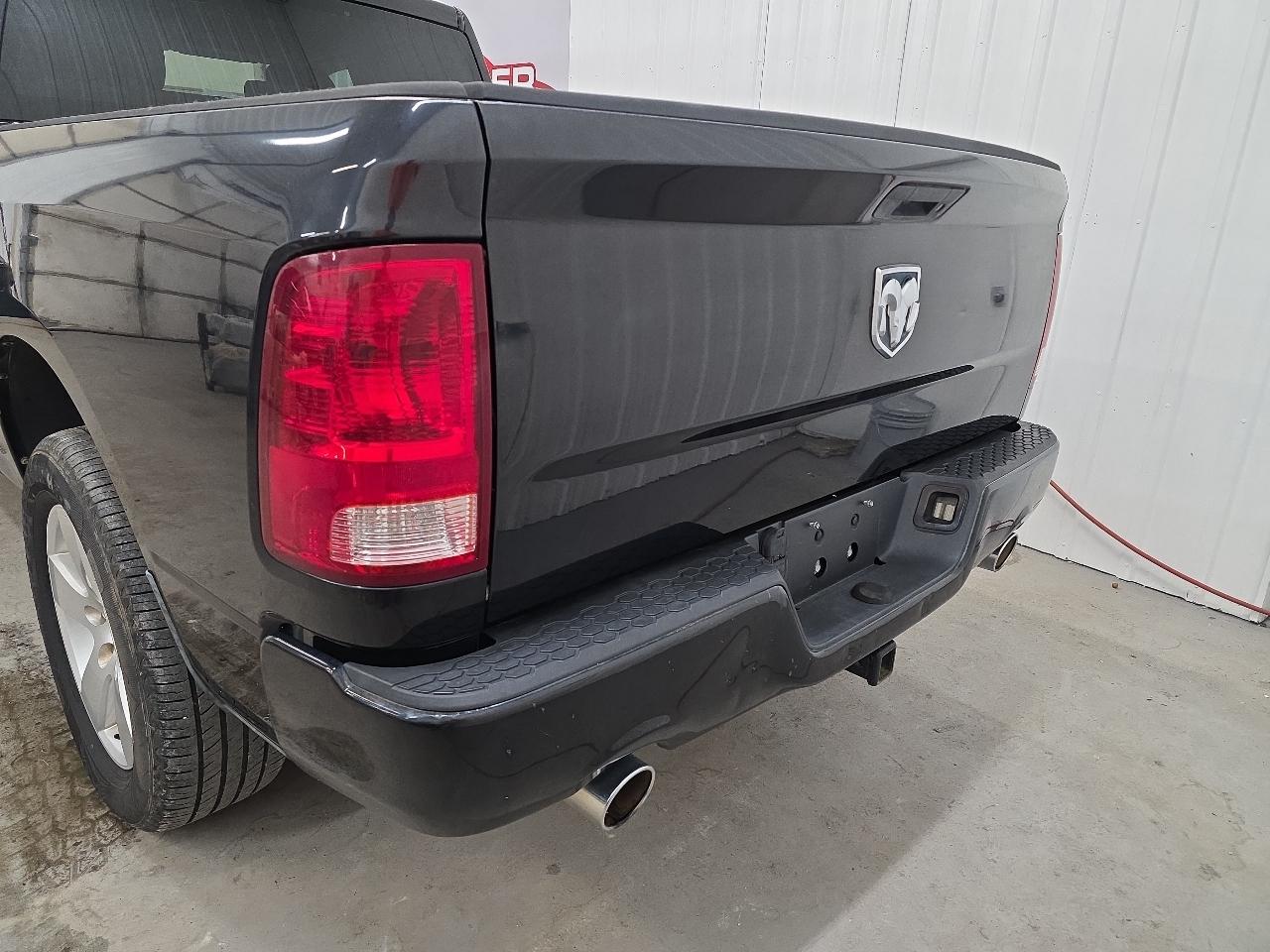 RAM 1500 2WD Quad Cab 140.5" Express 2012