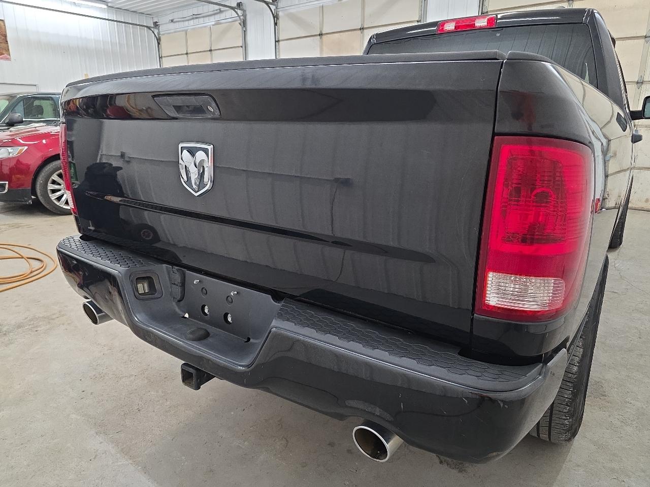 RAM 1500 2WD Quad Cab 140.5" Express 2012