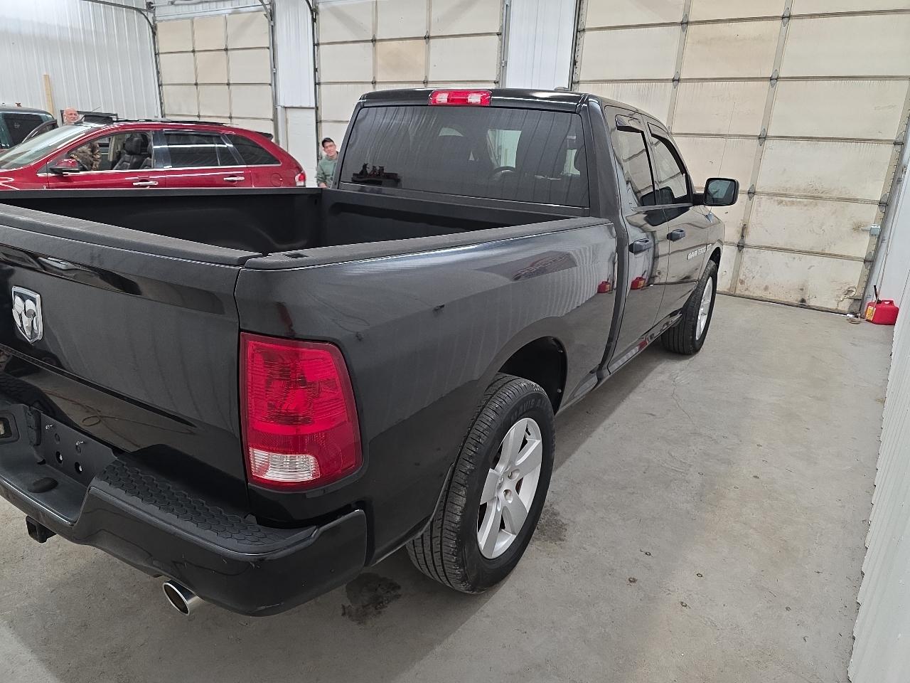 RAM 1500 2WD Quad Cab 140.5" Express 2012